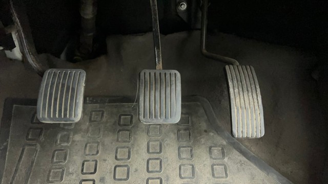 Second-hand 2014 Hyundai i10 Sportz 1.1L for sale in Ahmedabad-14