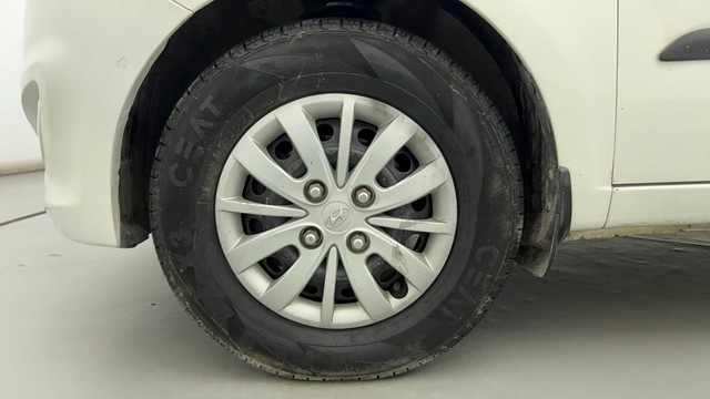 Second-hand 2014 Hyundai i10 Sportz 1.1L for sale in Ahmedabad-20