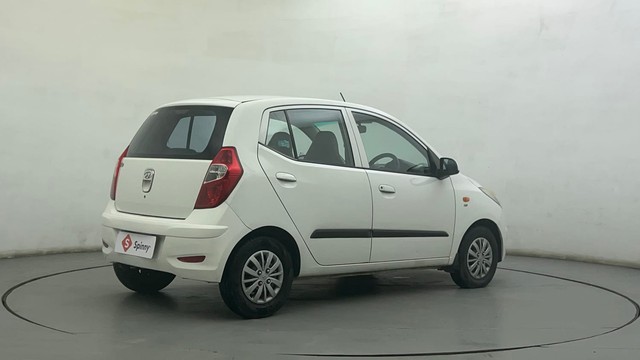 Second-hand 2014 Hyundai i10 Sportz 1.1L for sale in Ahmedabad-3
