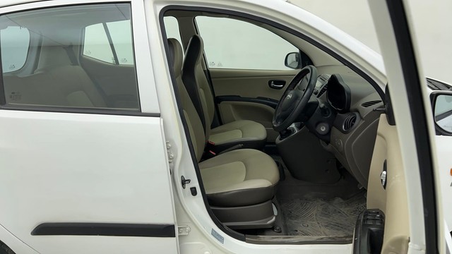 Second-hand 2014 Hyundai i10 Sportz 1.1L for sale in Ahmedabad-15