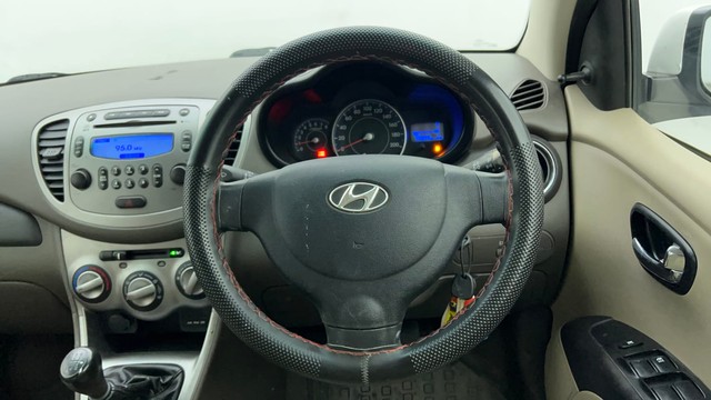 Second-hand 2014 Hyundai i10 Sportz 1.1L for sale in Ahmedabad-26