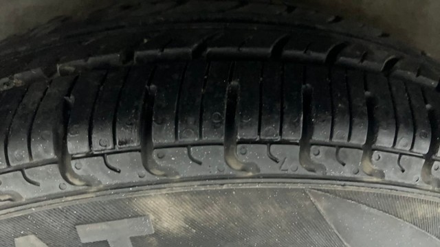 Second-hand 2014 Hyundai i10 Sportz 1.1L for sale in Ahmedabad-25