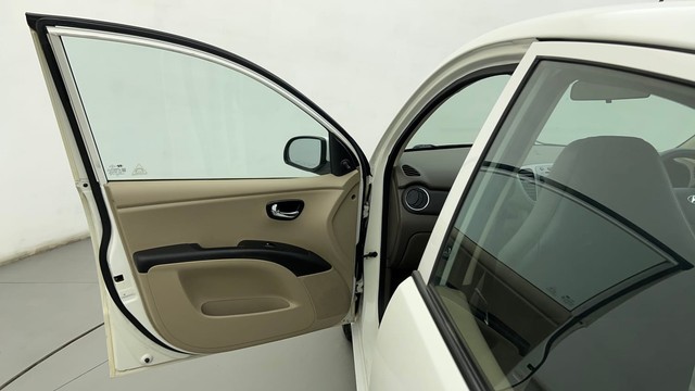 Second-hand 2014 Hyundai i10 Sportz 1.1L for sale in Ahmedabad-34