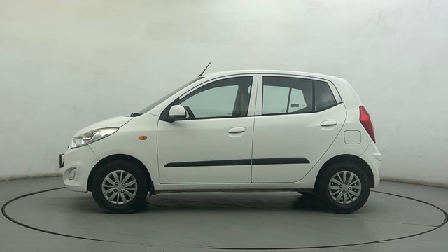 Second-hand 2014 Hyundai i10 Sportz 1.1L for sale in Ahmedabad-6