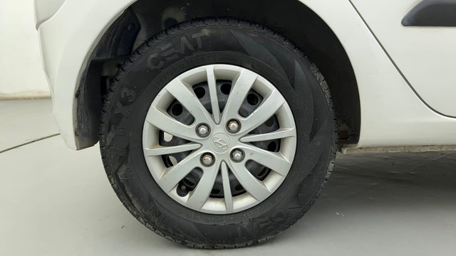 Second-hand 2014 Hyundai i10 Sportz 1.1L for sale in Ahmedabad-18