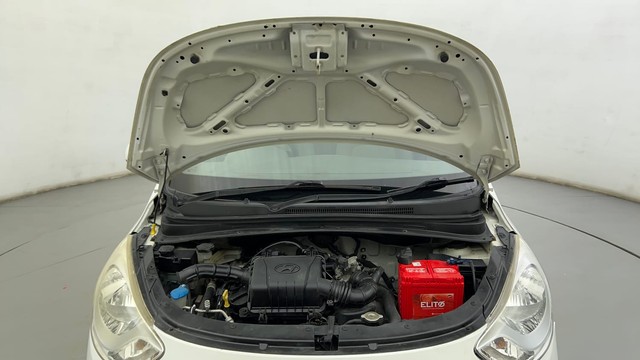 Second-hand 2014 Hyundai i10 Sportz 1.1L for sale in Ahmedabad-8