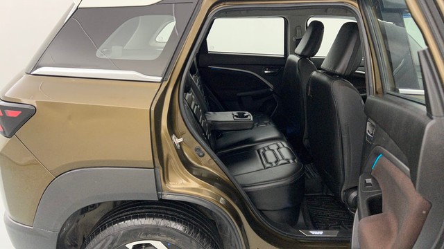 Second-hand 2022 Maruti Brezza Zxi Plus AT DT for sale in Lucknow-37