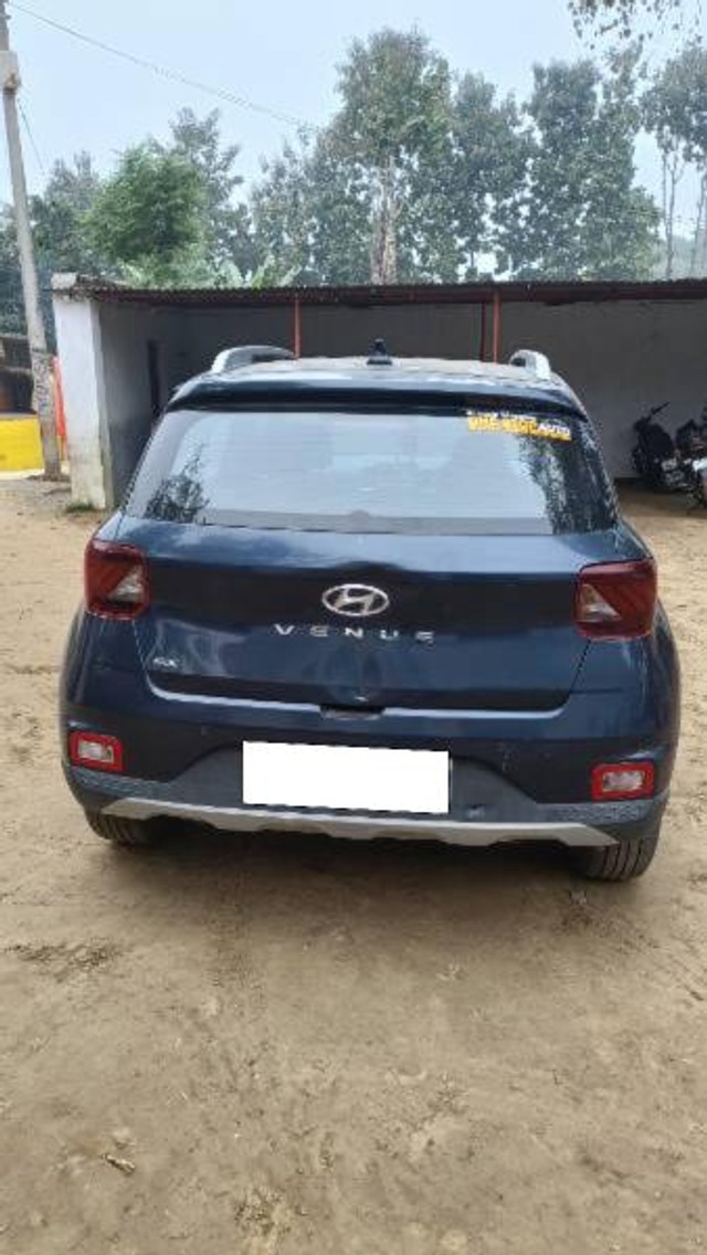 Second-hand 2022 Hyundai Verna SX Diesel for sale in Bahraich-2