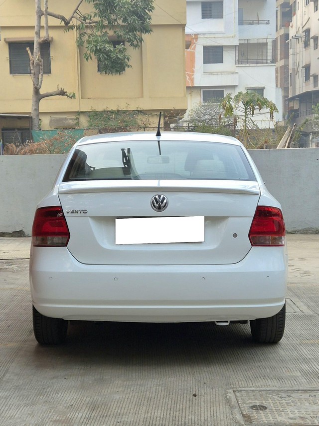 Volkswagen Vento 1.5 TDI Highline Second-hand 2014 Volkswagen Vento 1.5 TDI Highline for sale in Nashik-2