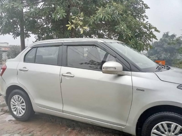 Second-hand 2017 Maruti Swift Dzire VDI for sale in Kushinagar-3