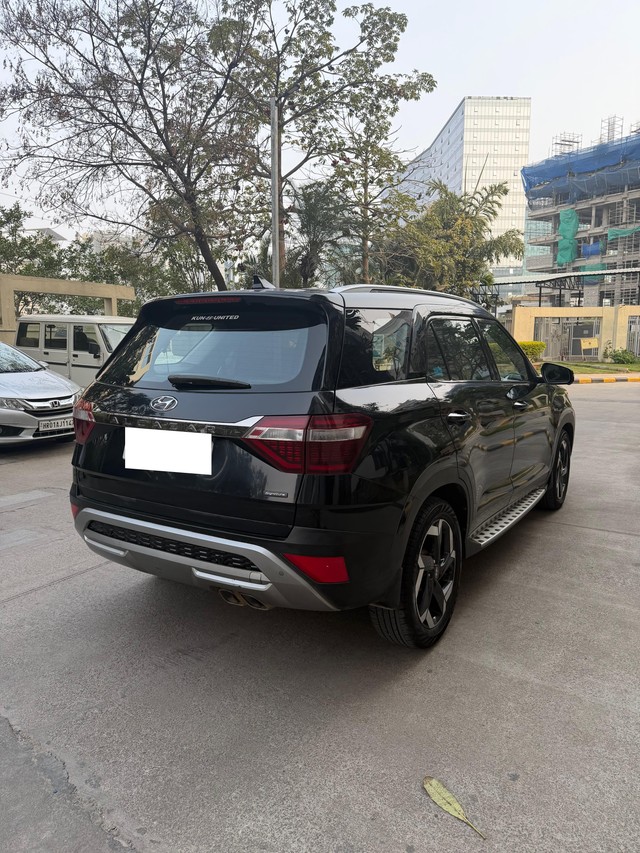 Second-hand 2022 Hyundai Alcazar Signature Diesel AT for sale in Hyderabad-8