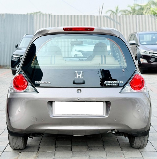 Second-hand 2016 Honda Brio S MT for sale in Surat-2