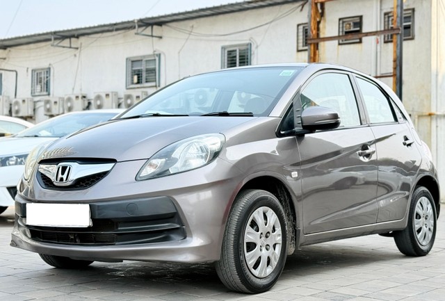 Second-hand 2016 Honda Brio S MT for sale in Surat-5