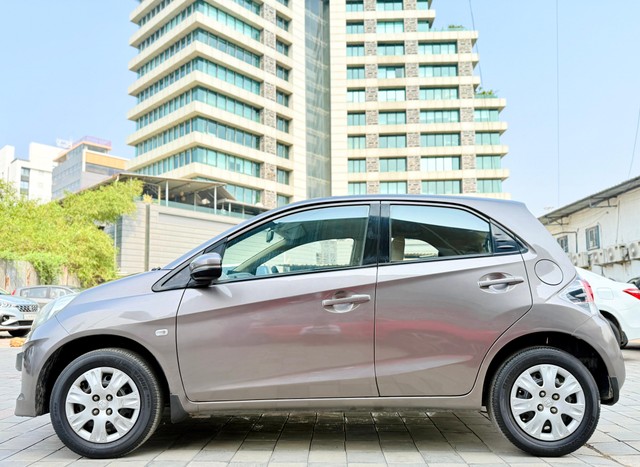 Second-hand 2016 Honda Brio S MT for sale in Surat-4