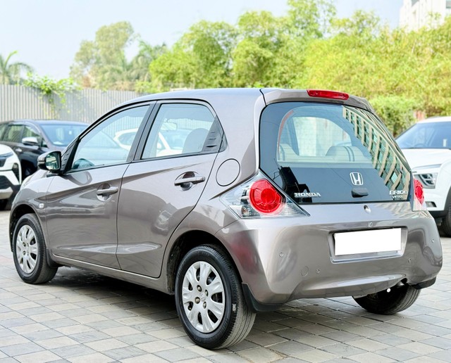 Second-hand 2016 Honda Brio S MT for sale in Surat-3