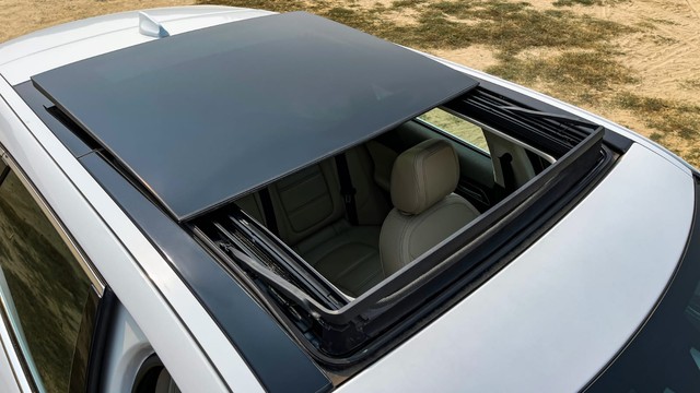 Second-hand 2019 Jaguar F-Pace Prestige 2.0 AWD for sale in New Delhi-28