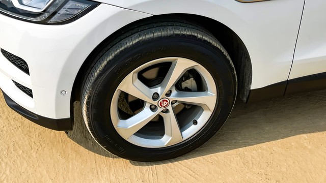 Second-hand 2019 Jaguar F-Pace Prestige 2.0 AWD for sale in New Delhi-6