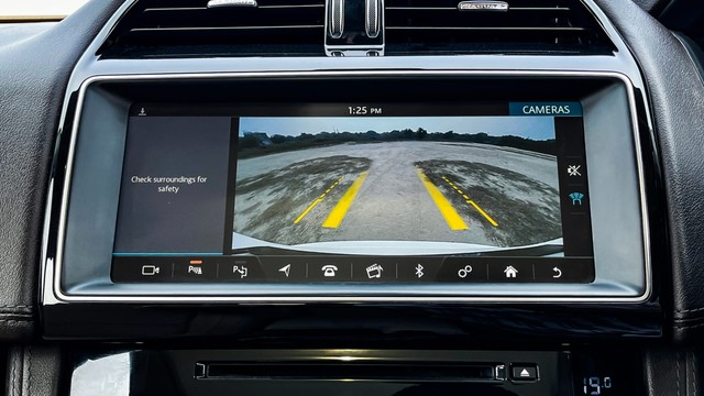 Second-hand 2019 Jaguar F-Pace Prestige 2.0 AWD for sale in New Delhi-14