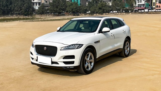 Second-hand 2019 Jaguar F-Pace Prestige 2.0 AWD for sale in New Delhi-0