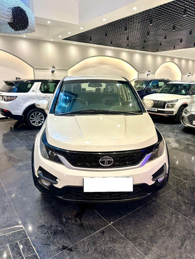 Second-hand 2017 Tata Hexa XT for sale in New Delhi-4