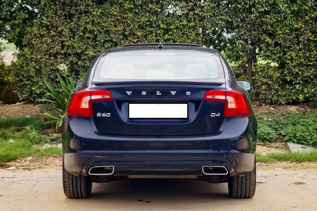 Second-hand 2018 Volvo S60 D4 Momentum BSIV for sale in New Delhi