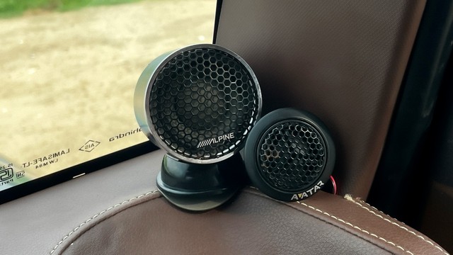 Second-hand 2020 Mahindra Thar LX 4WD Hard Top Diesel AT BSVI for sale in New Delhi-23