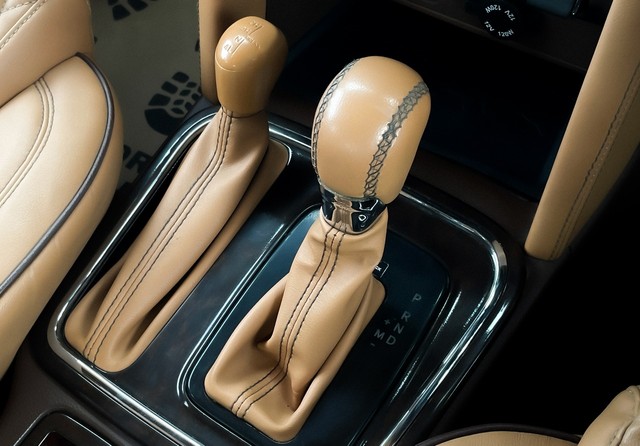 Second-hand 2020 Mahindra Thar LX 4WD Hard Top Diesel AT BSVI for sale in New Delhi-18