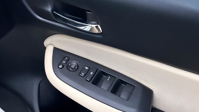 Second-hand 2022 Honda City VX MT for sale in New Delhi-24