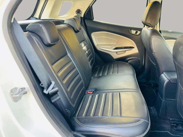 Second-hand 2021 Ford Ecosport Titanium Diesel for sale in Ahmedabad-16