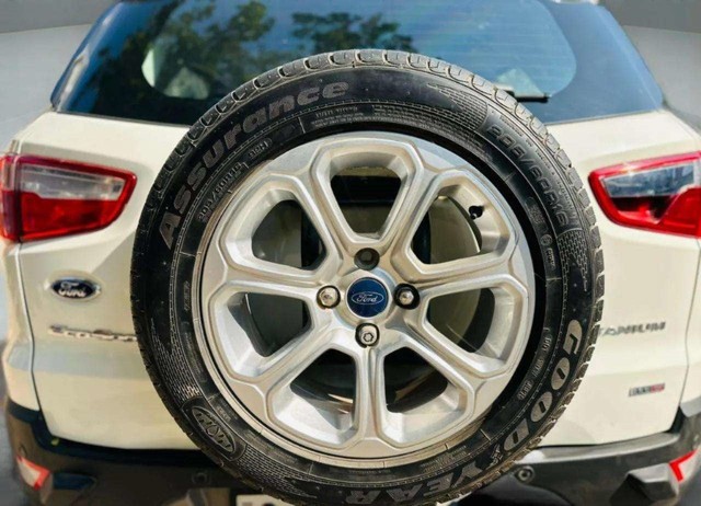 Second-hand 2021 Ford Ecosport Titanium Diesel for sale in Ahmedabad-27