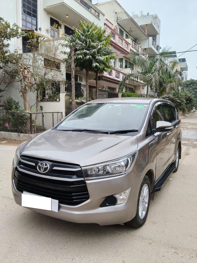 Second-hand 2017 Toyota Innova Crysta 2.8 GX AT BSIV for sale in Gurgaon-4
