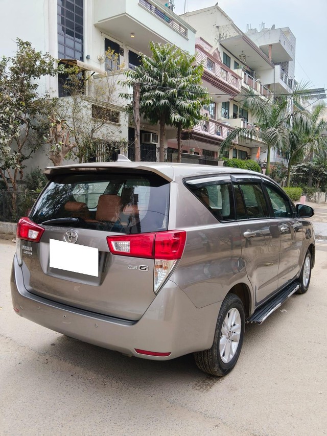 Second-hand 2017 Toyota Innova Crysta 2.8 GX AT BSIV for sale in Gurgaon-7