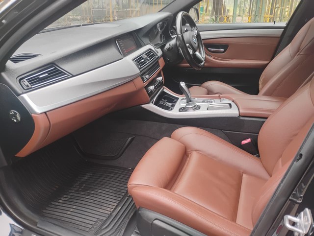 Second-hand 2017 BMW 5 Series 520d M Sport for sale in Agra-16