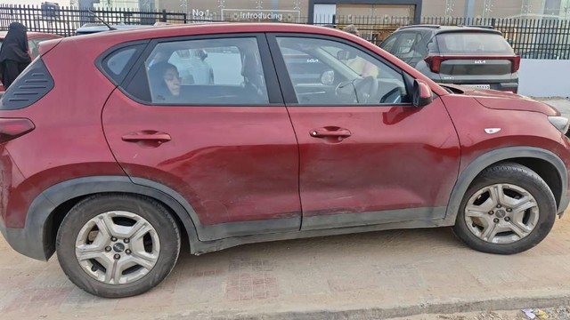 Kia Sonet HTK Second-hand 2023 Kia Sonet HTK for sale in Tiruppattur-3