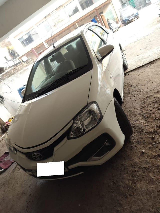 Second-hand 2018 Toyota Etios 1.4 GXD for sale in Allahabad-5