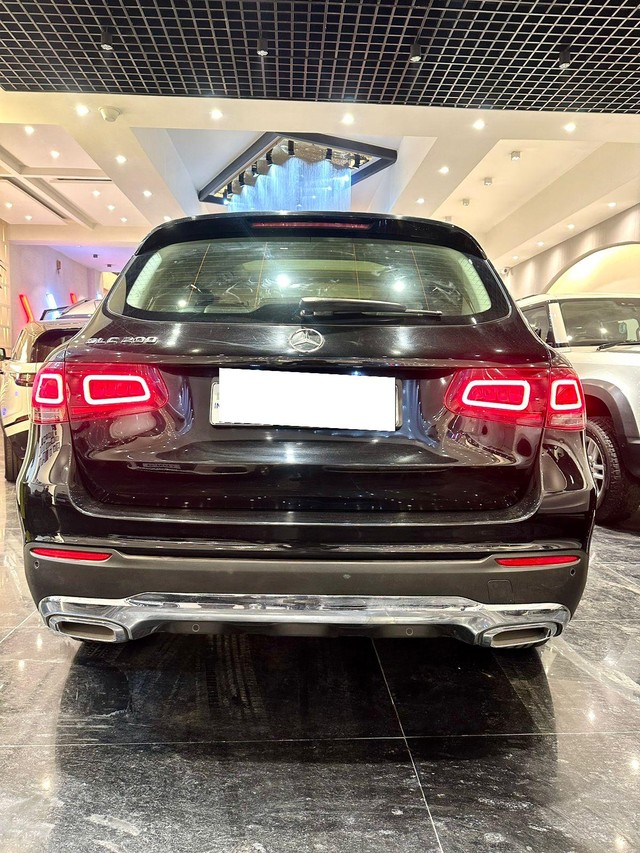 Second-hand 2022 Mercedes-Benz GLC 200 for sale in New Delhi-2