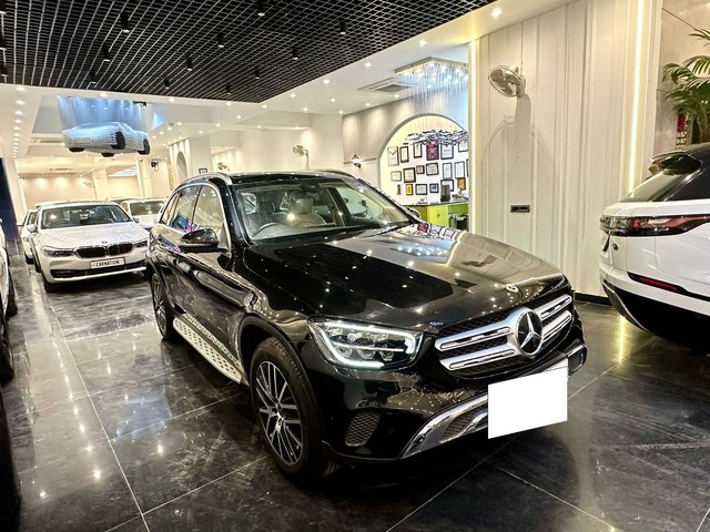 Second-hand 2022 Mercedes-Benz GLC 200 for sale in New Delhi-19