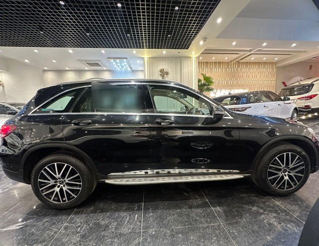 Second-hand 2022 Mercedes-Benz GLC 200 for sale in New Delhi-20