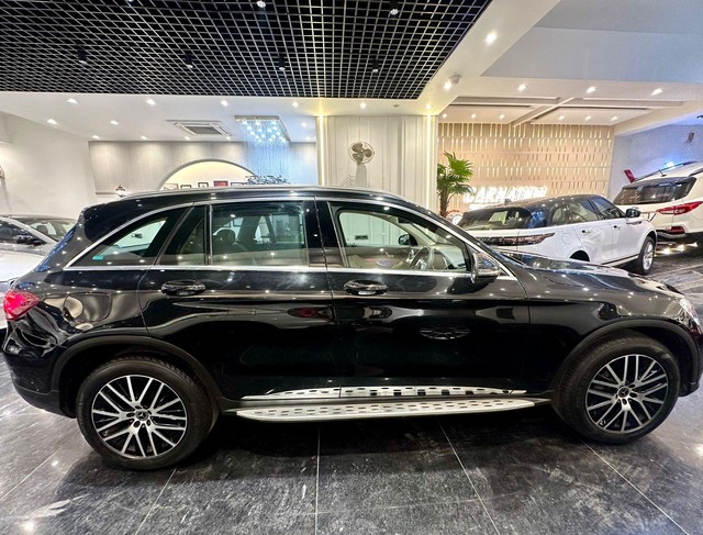 Second-hand 2022 Mercedes-Benz GLC 200 for sale in New Delhi-1