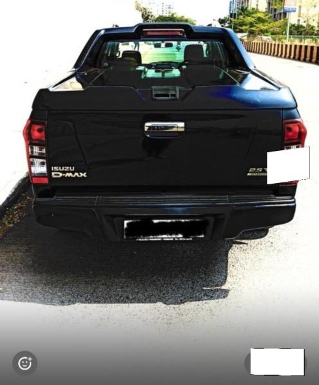 Second-hand 2017 Isuzu D-Max 4X4 for sale in Gurgaon-2