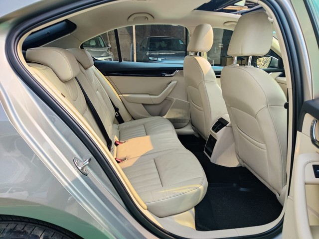 Skoda Octavia 1.8 TSI AT L K Second-hand 2019 Skoda Octavia 1.8 TSI AT L K for sale in Mumbai-14