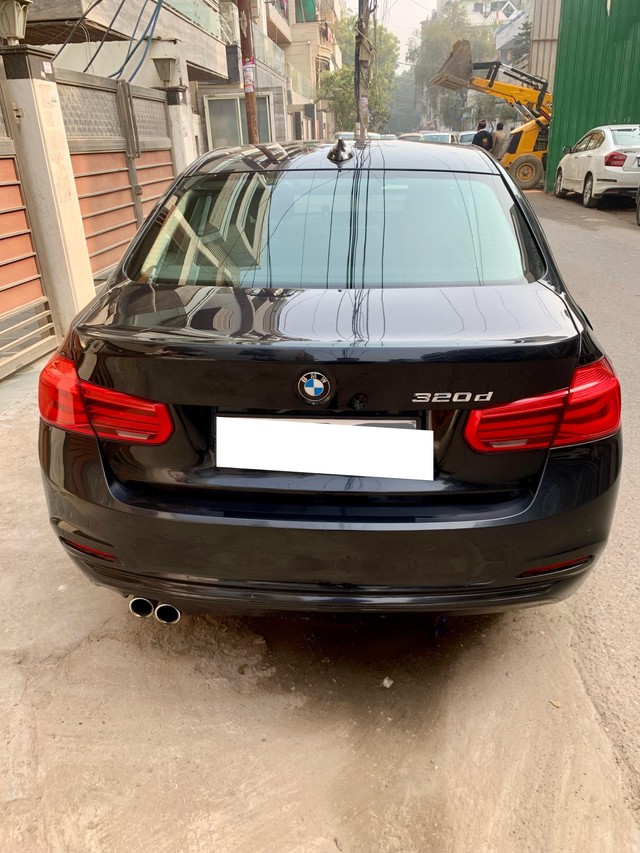 Second-hand 2019 BMW 3 Series 320d Luxury Line for sale in New Delhi-2