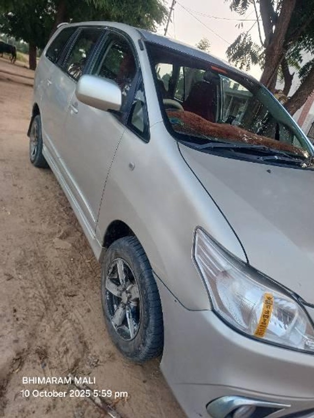 Second-hand 2007 Toyota Innova 2.5 G (Diesel) 8 Seater BS III for sale in Jalore-1