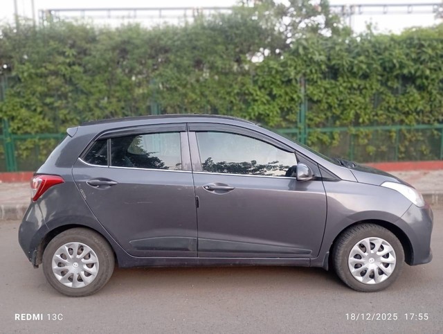 Second-hand 2018 Hyundai Grand i10 1.2 Kappa Sportz BSIV for sale in Surat-8
