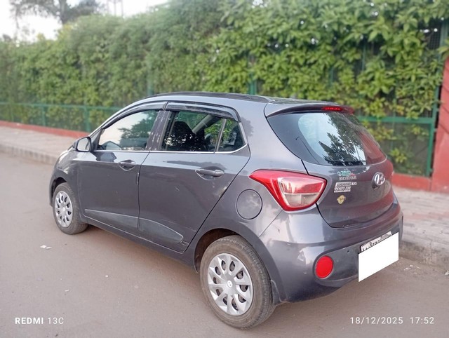 Second-hand 2018 Hyundai Grand i10 1.2 Kappa Sportz BSIV for sale in Surat-2