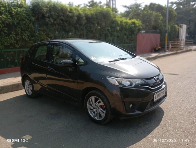 Second-hand 2018 Honda Jazz V for sale in Surat-5