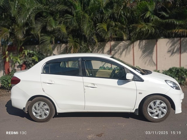 Second-hand 2015 Honda Amaze SX i-DTEC for sale in Surat-5
