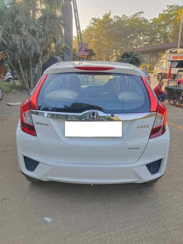 Second-hand 2017 Honda Jazz 1.5 S i DTEC for sale in Surat-2