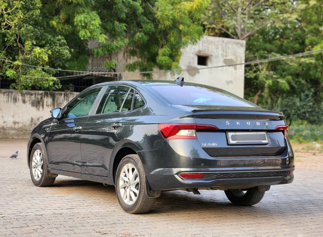 Second-hand 2022 Skoda Slavia 1.0 TSI Ambition AT BSVI for sale in New Delhi-3