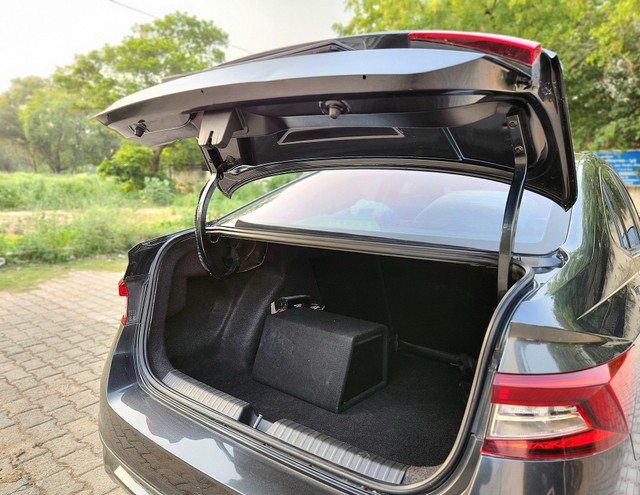 Second-hand 2022 Skoda Slavia 1.0 TSI Ambition AT BSVI for sale in New Delhi-9